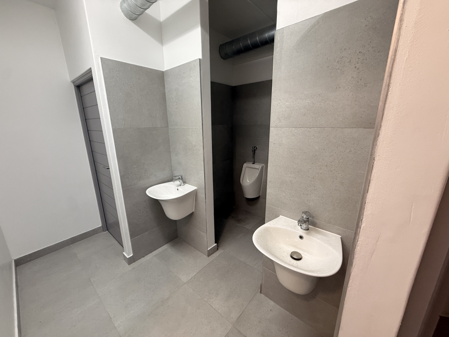 To Let Commercial Property for Rent in Rivergate Western Cape